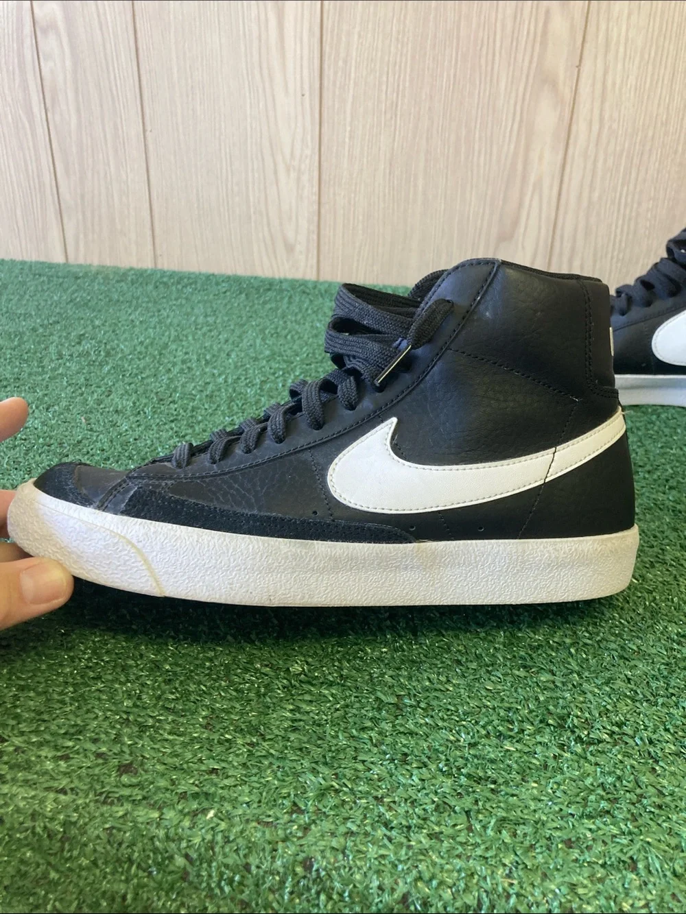 Nike Blazer mid boys size 6.5y (OKPM-06-013)